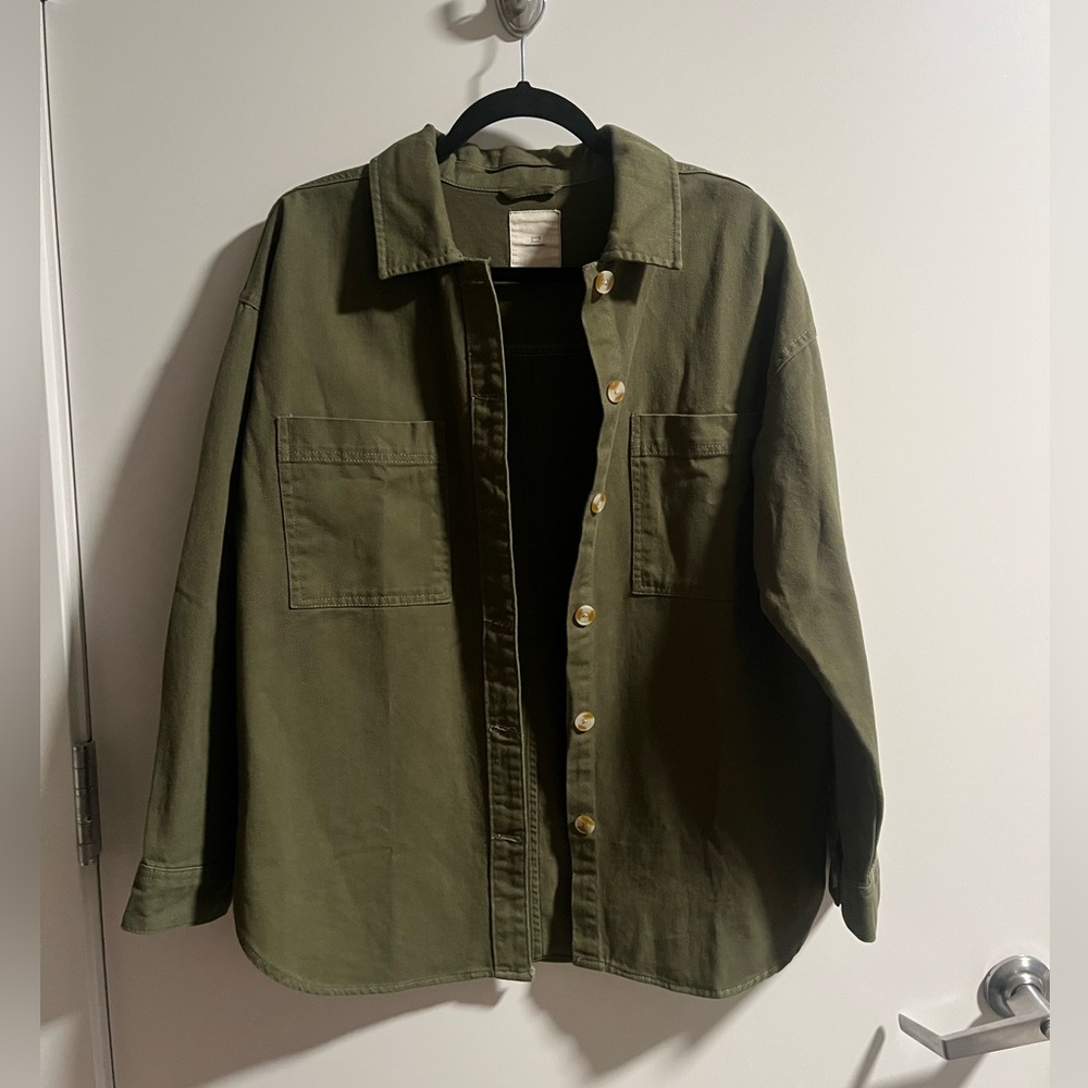 Green women’s shirt jacket - size medium